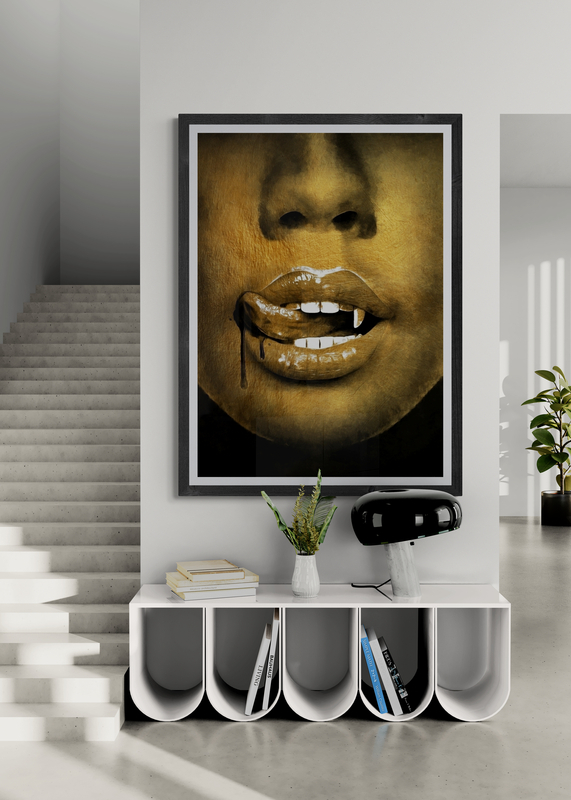 Mockup Poster Buze cu efect metalic