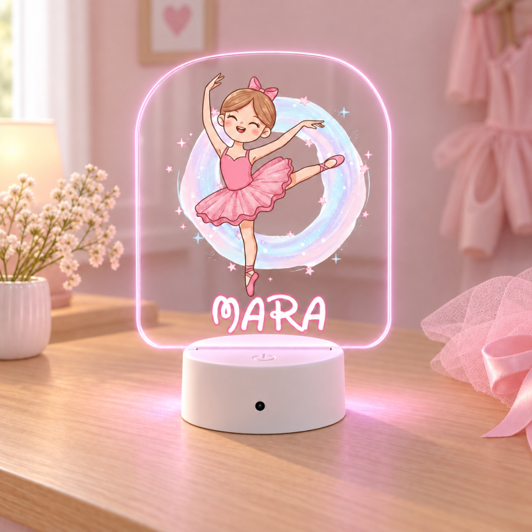 Lampă LED 3D personalizată cu balerină și numele Mara, lumina aprinsă
